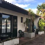 Hôtel-Résidence Le Grillon