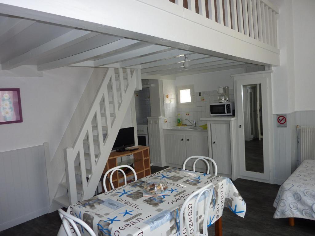 Hôtel-résidence Le Grillon Appart hôtel 2*